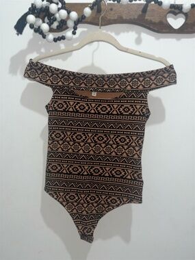 Express Body Contour High Compression Off The Shoulder Bodysuit